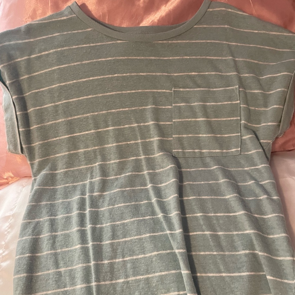 comfy tee shirt top